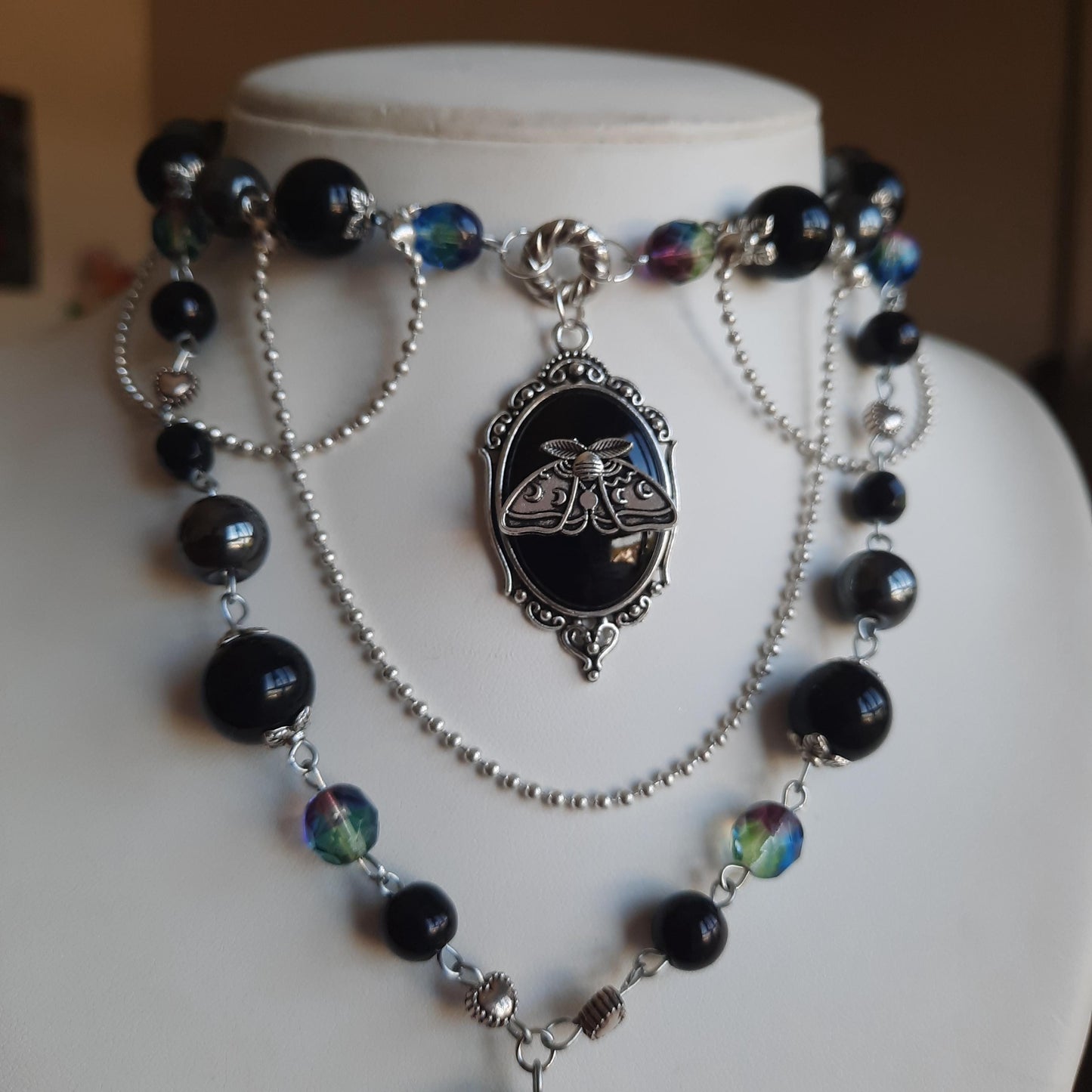 Collier "Black Moth"