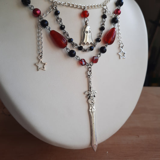 Collier "fantôme rouge"