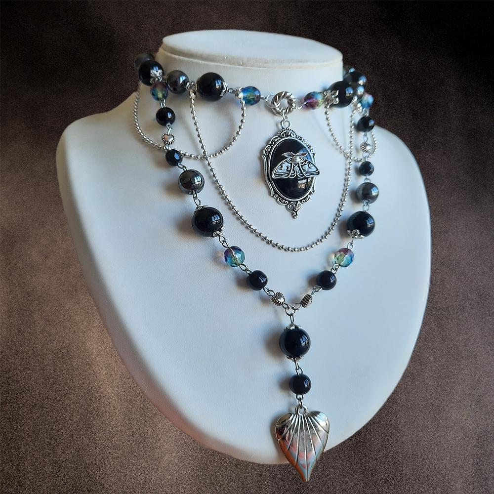 Collier "Black Moth"
