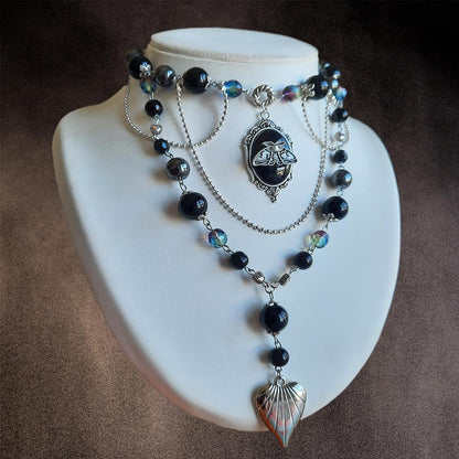 Collier "Black Moth"