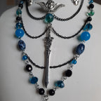 Collier "épée bleue"