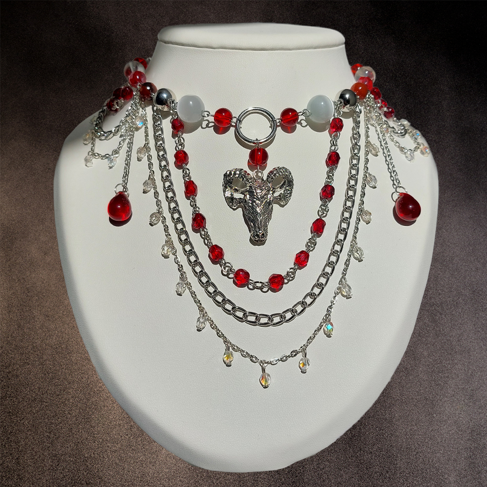Collier "Bouc Rouge"