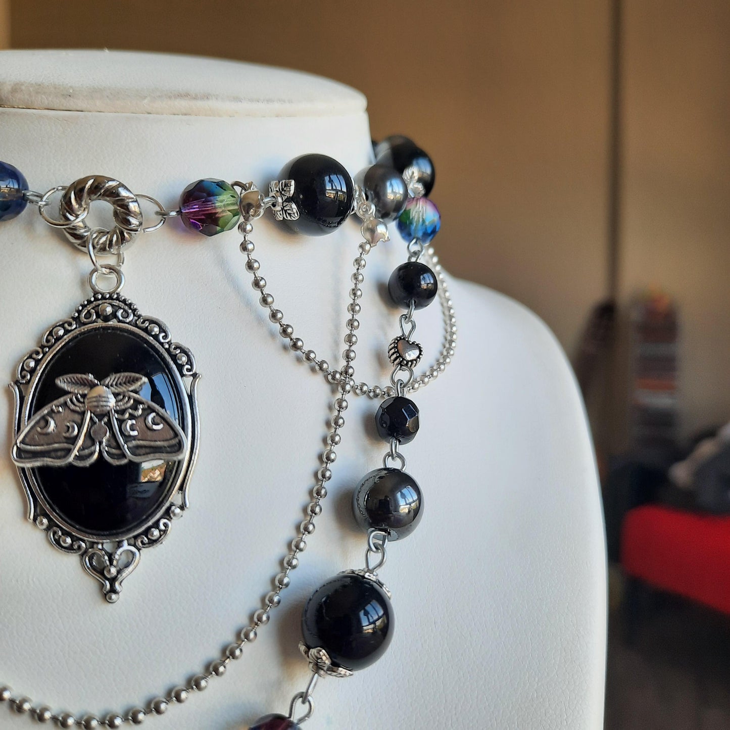 Collier "Black Moth"