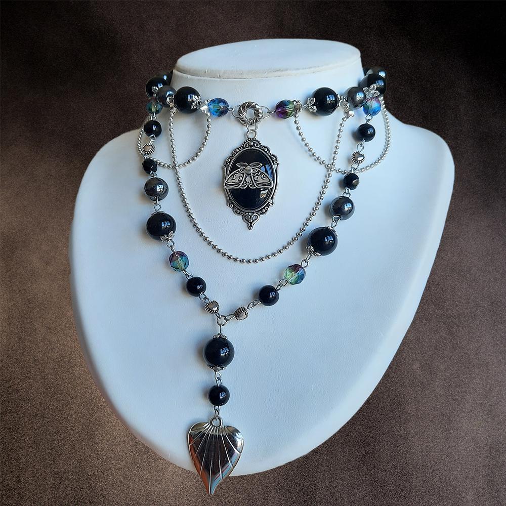 Collier "Black Moth"