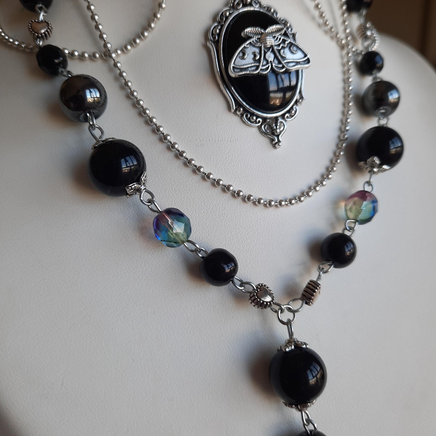 Collier "Black Moth"