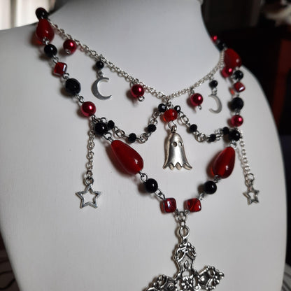 Collier "fantôme rouge"