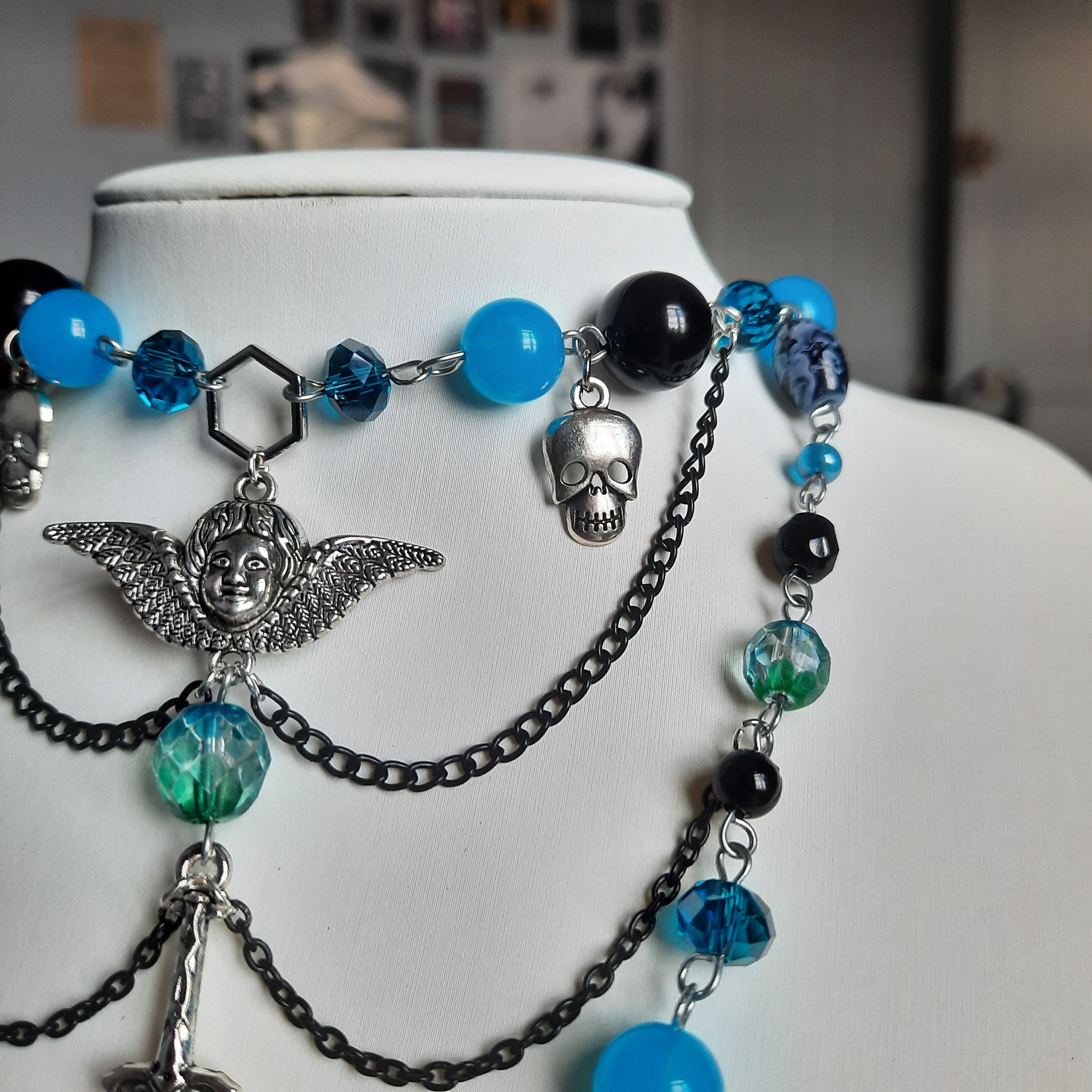 Collier "épée bleue"