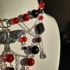 Collier "Bloody Moth"
