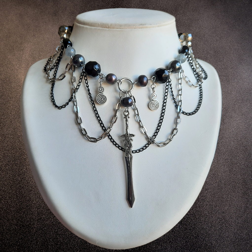 Collier  "Epée Maudite"