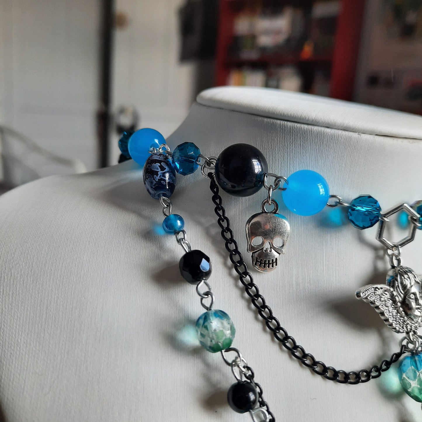 Collier "épée bleue"