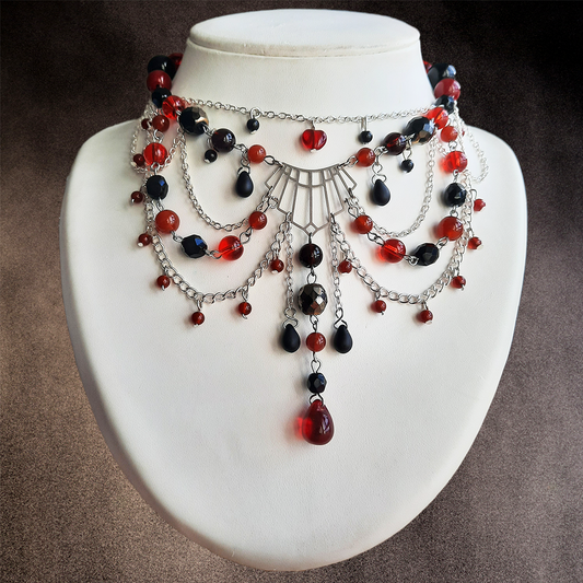 Collier  "Reine de Coeur"