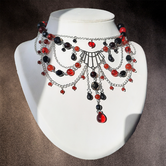 Collier  "Reine de Coeur"