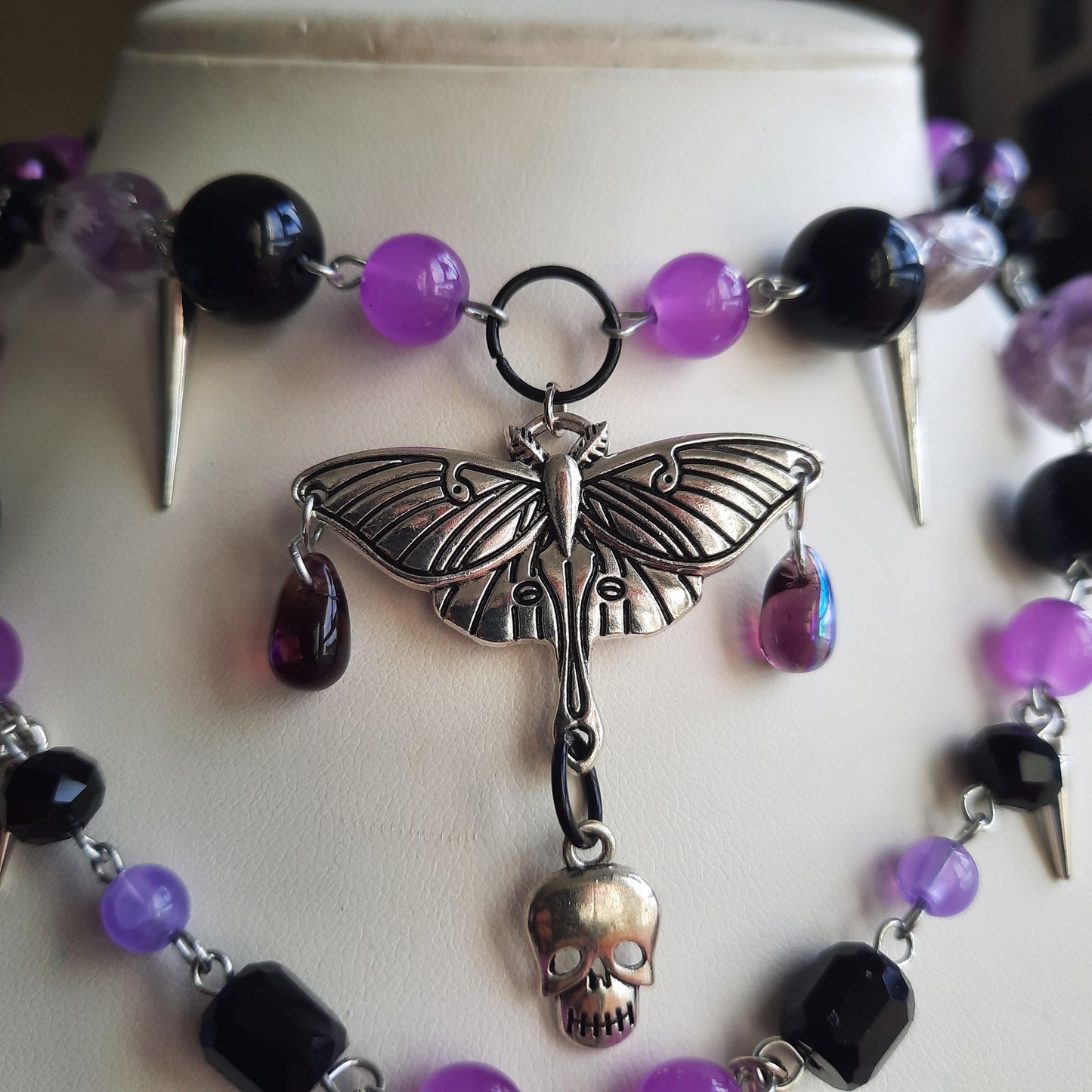 Collier  "Papillon Empoissonné"