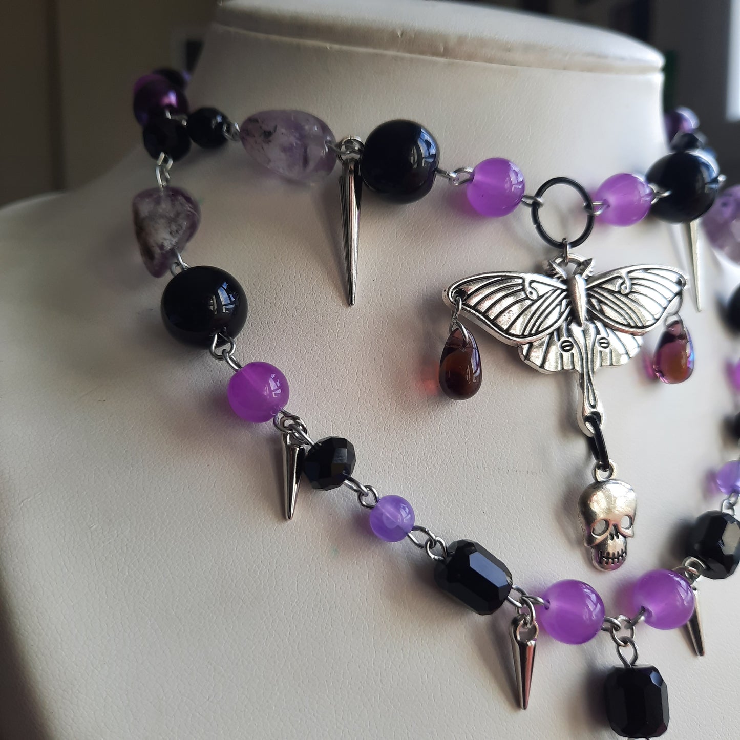 Collier  "Papillon Empoissonné"