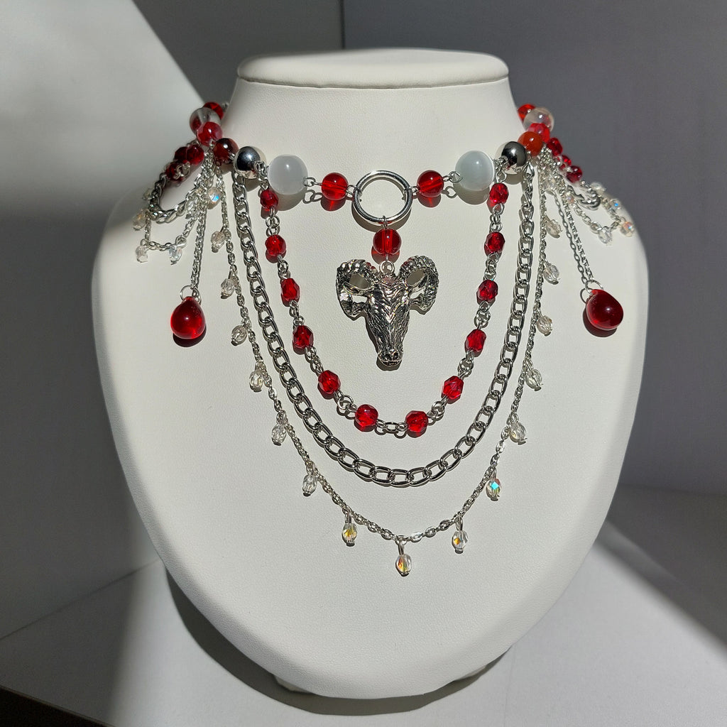 Collier "Bouc Rouge"