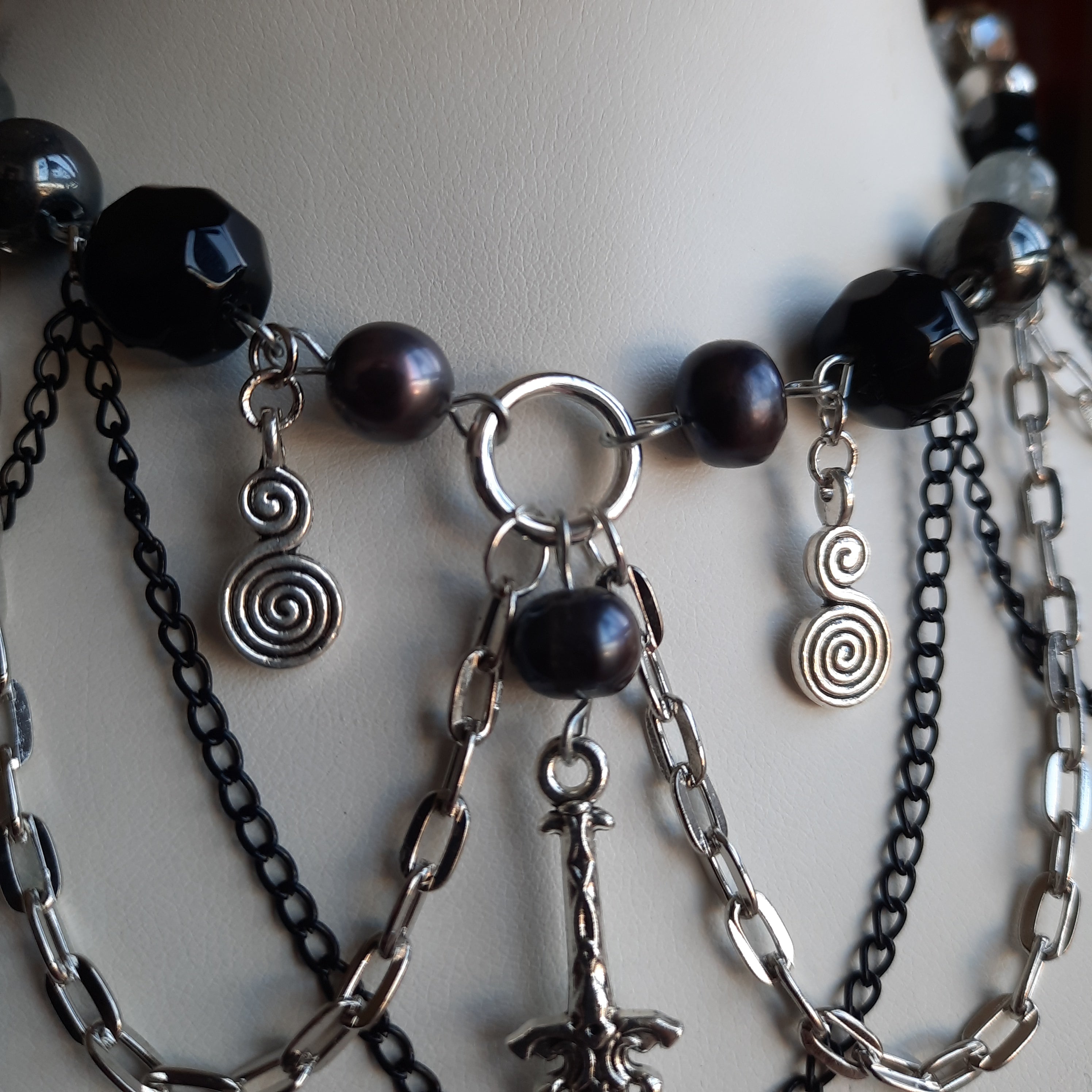 Collier  "Epée Maudite"