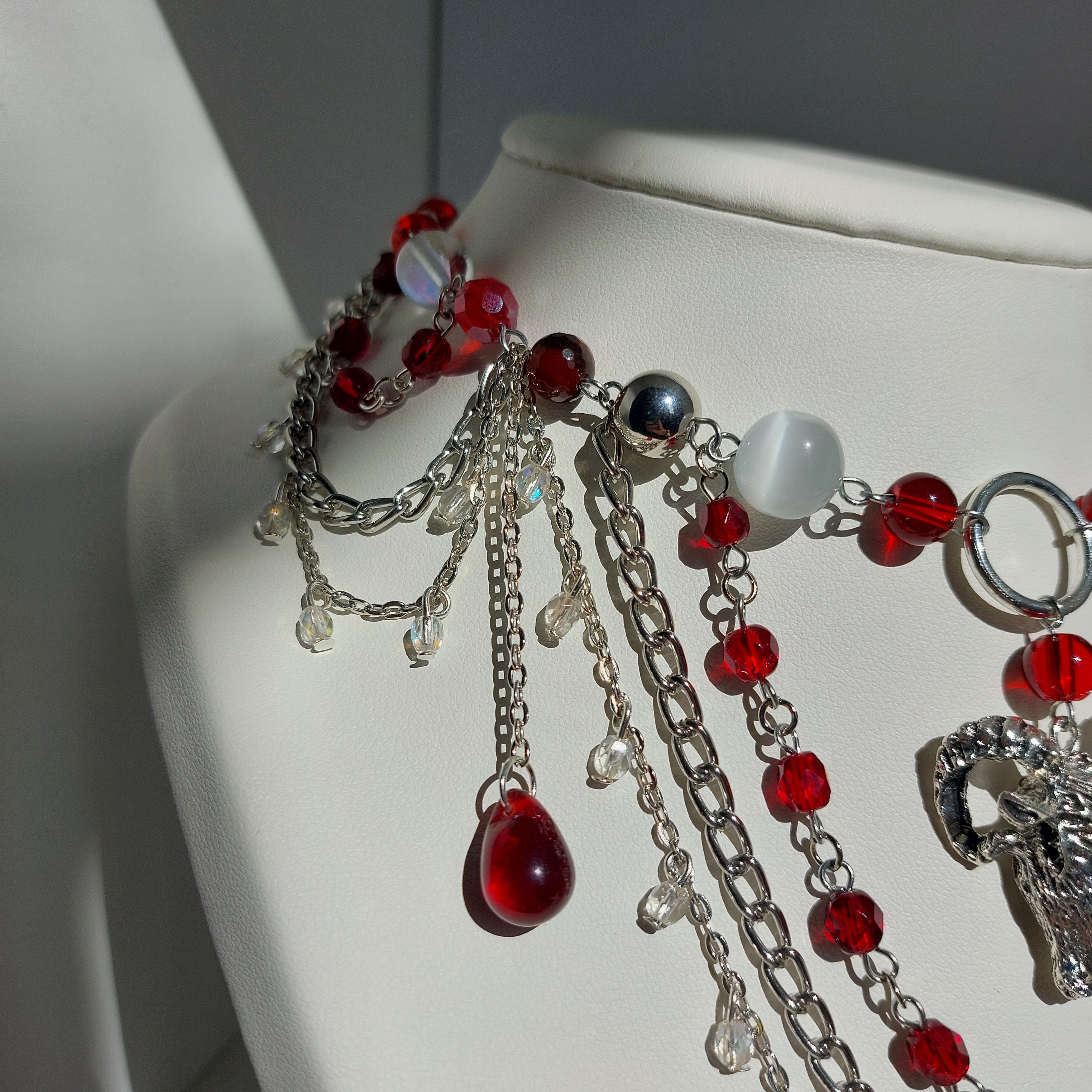 Collier "Bouc Rouge"