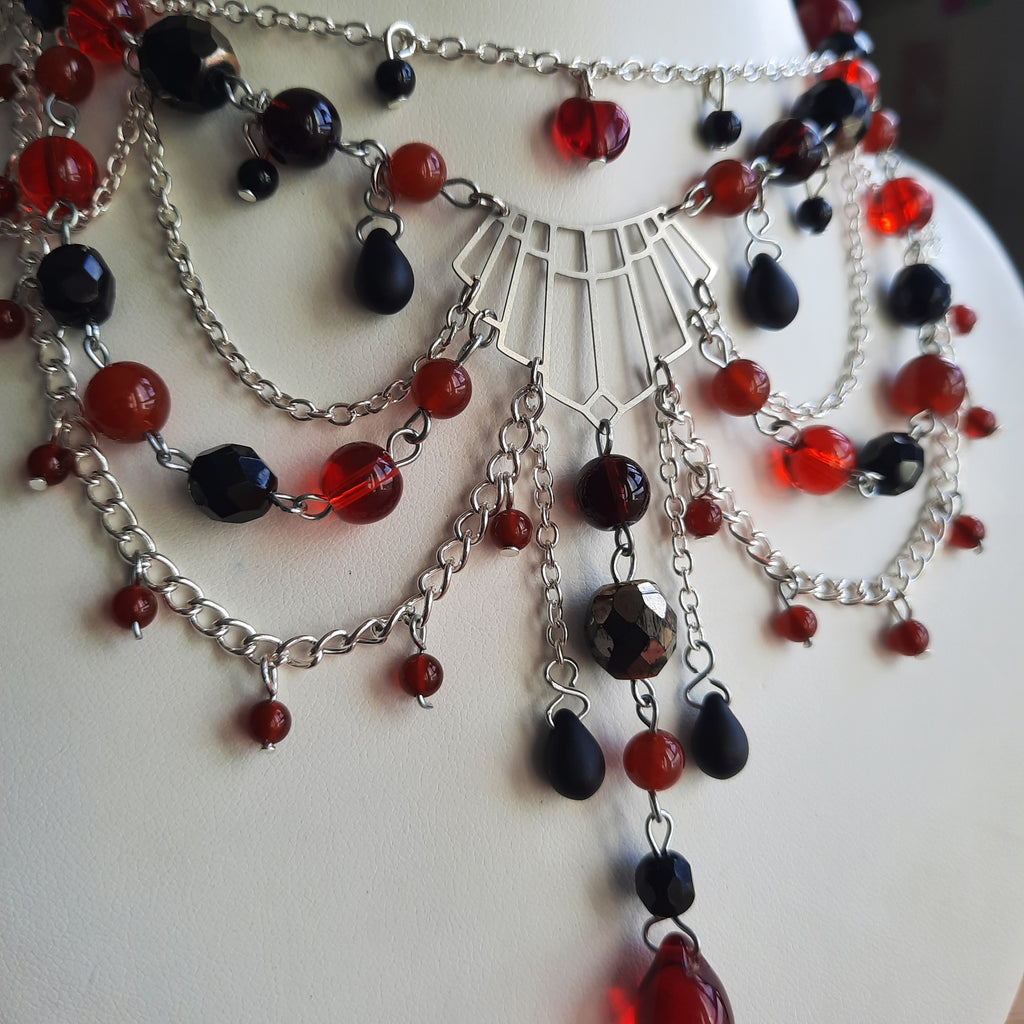 Collier  "Reine de Coeur"