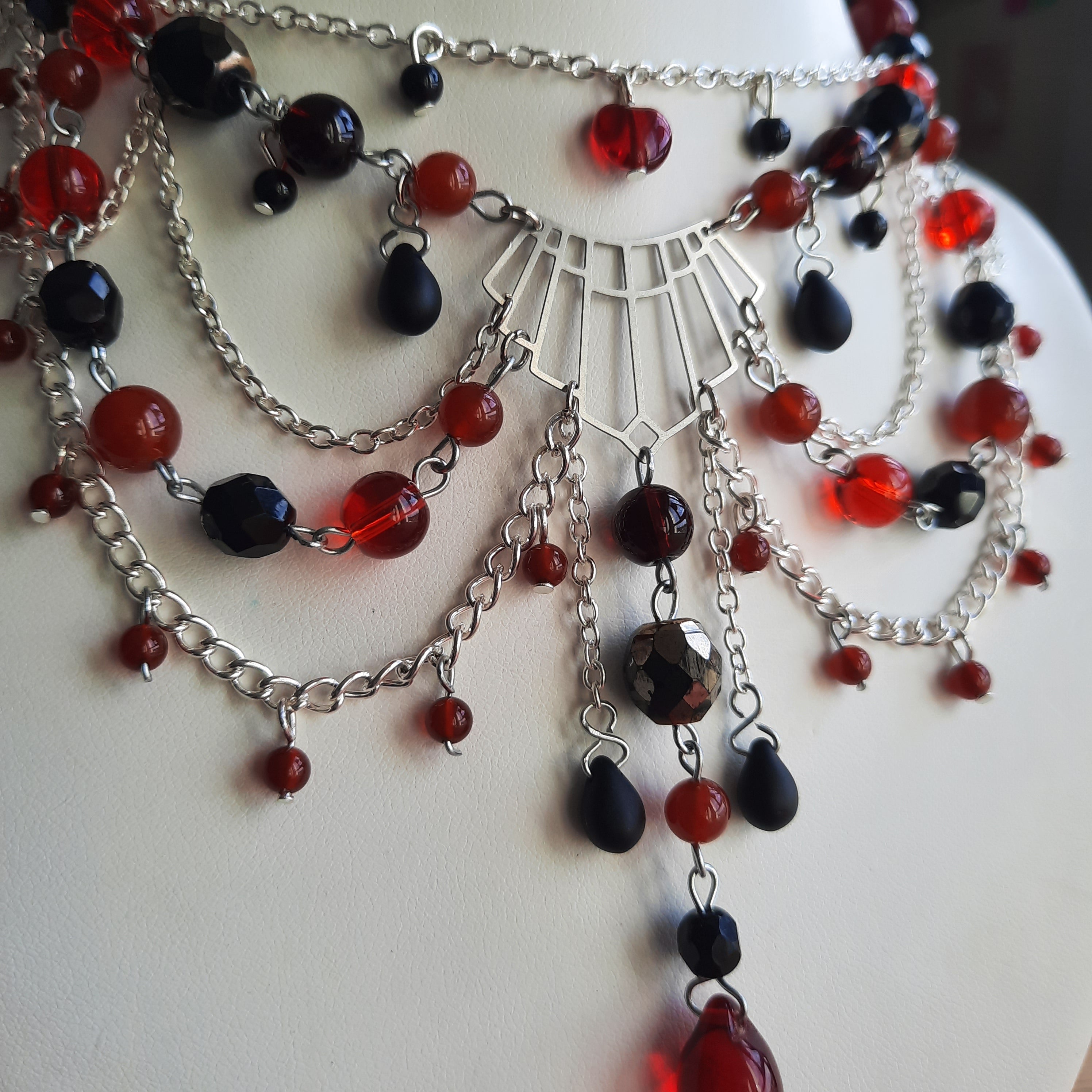 Collier  "Reine de Coeur"
