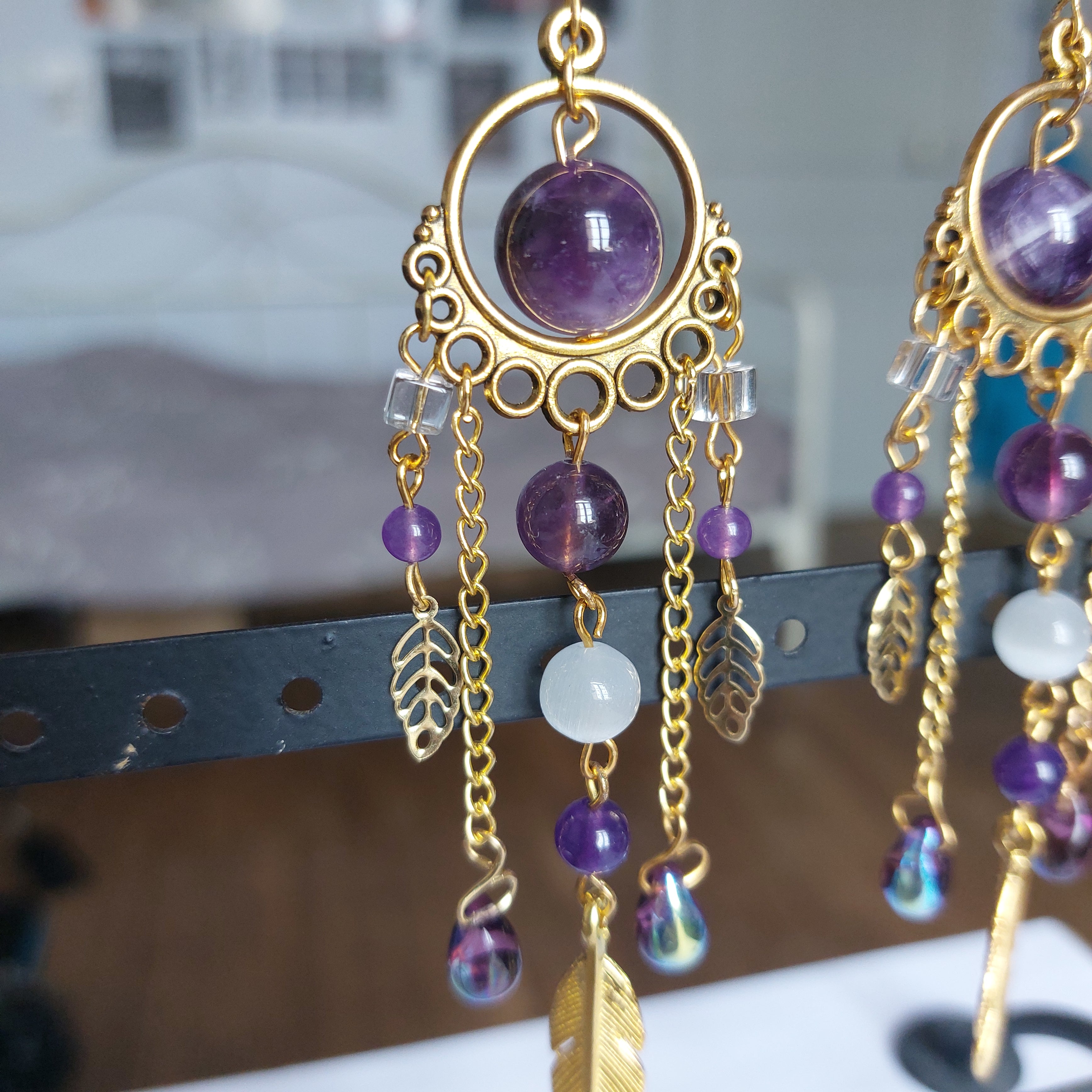 Boucles d'oreilles "Plumes Violettes"