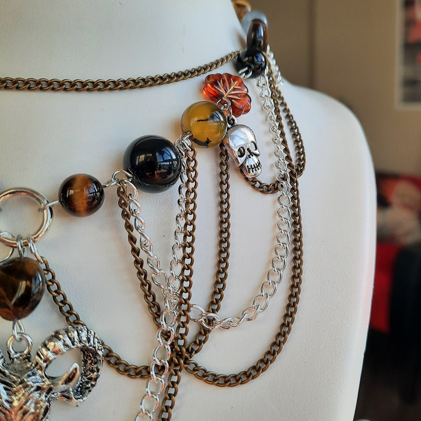 Collier  "Oeil de bouc"