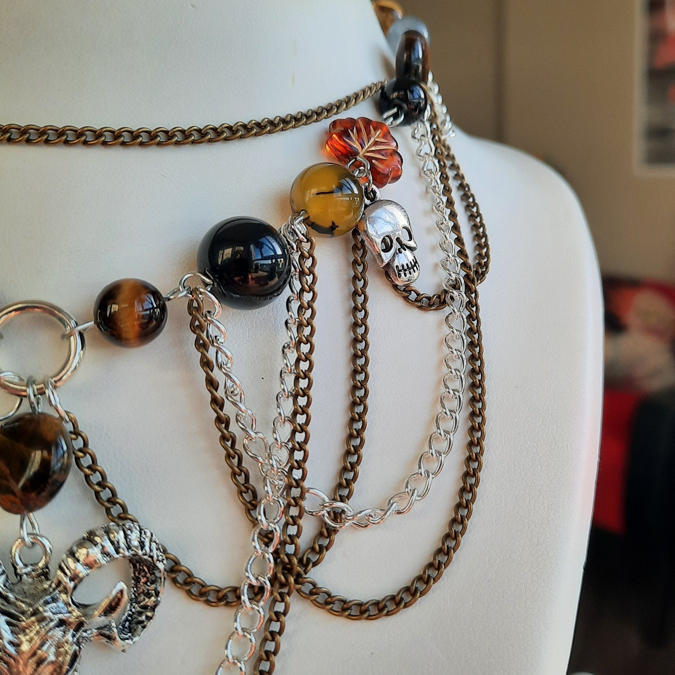 Collier  "Oeil de bouc"